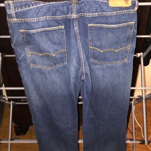 Men’s American Eagle Jeans.